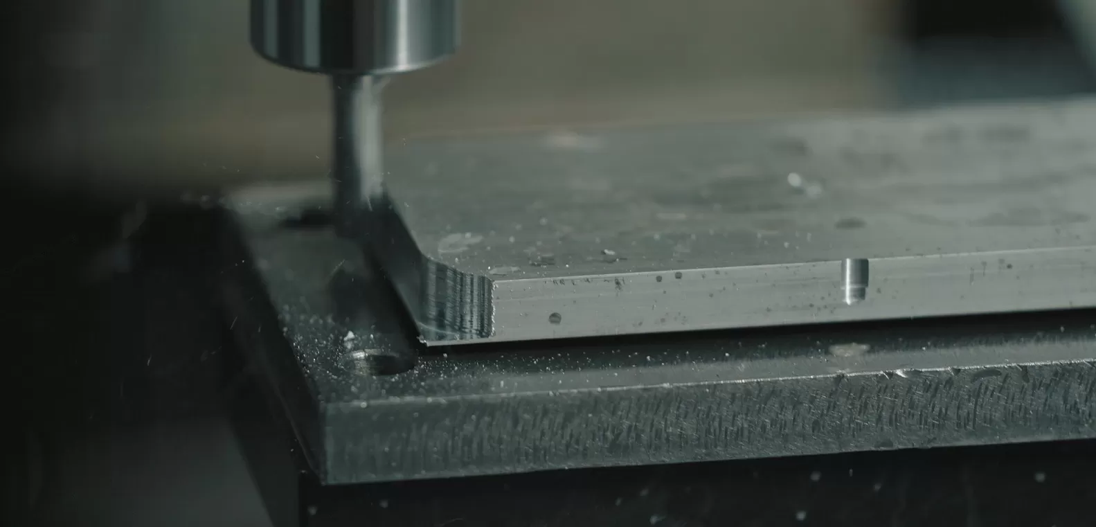 Vielseitige Strukturen und Führungs optionen des vertikalen Bearbeitungs zentrums