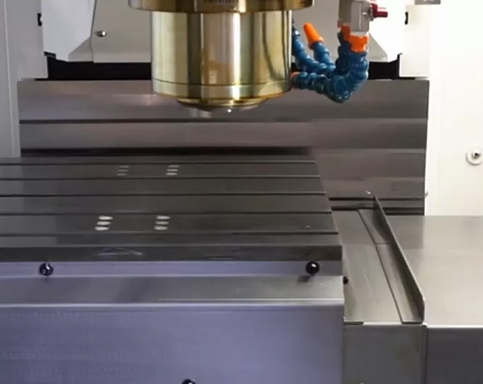 Mittenpositionierung der CNC-Achsen Mittenpositionierung der CNC-Achsen